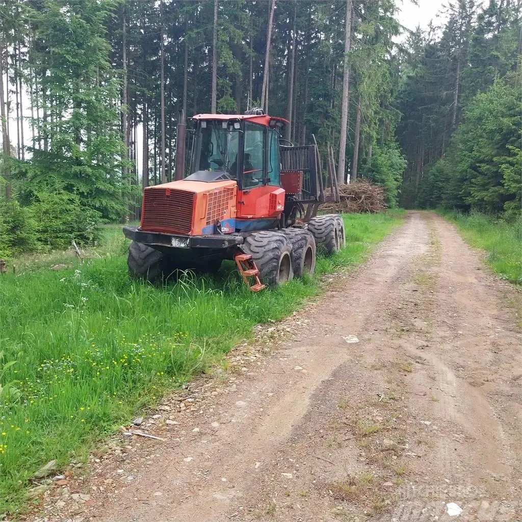 Valmet Komatsu 840.2 vývozka