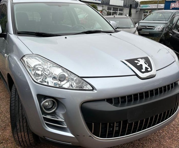 Peugeot 4007 rok 2009 2.2 diesel 115 ks manual 4x4