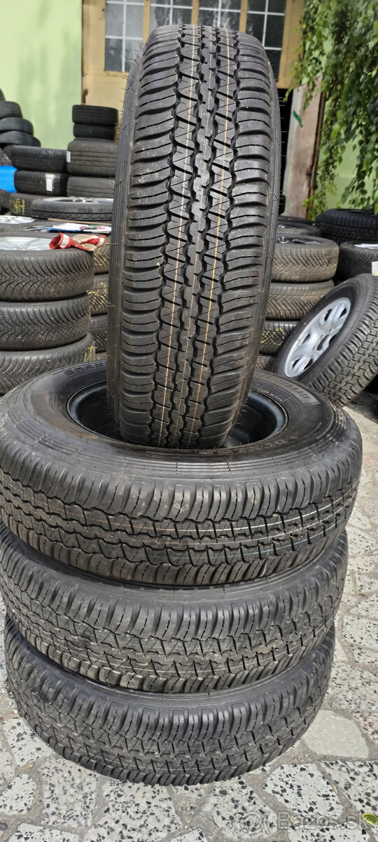 Celoročné pneu 245/75 R17 --- DUNLOP