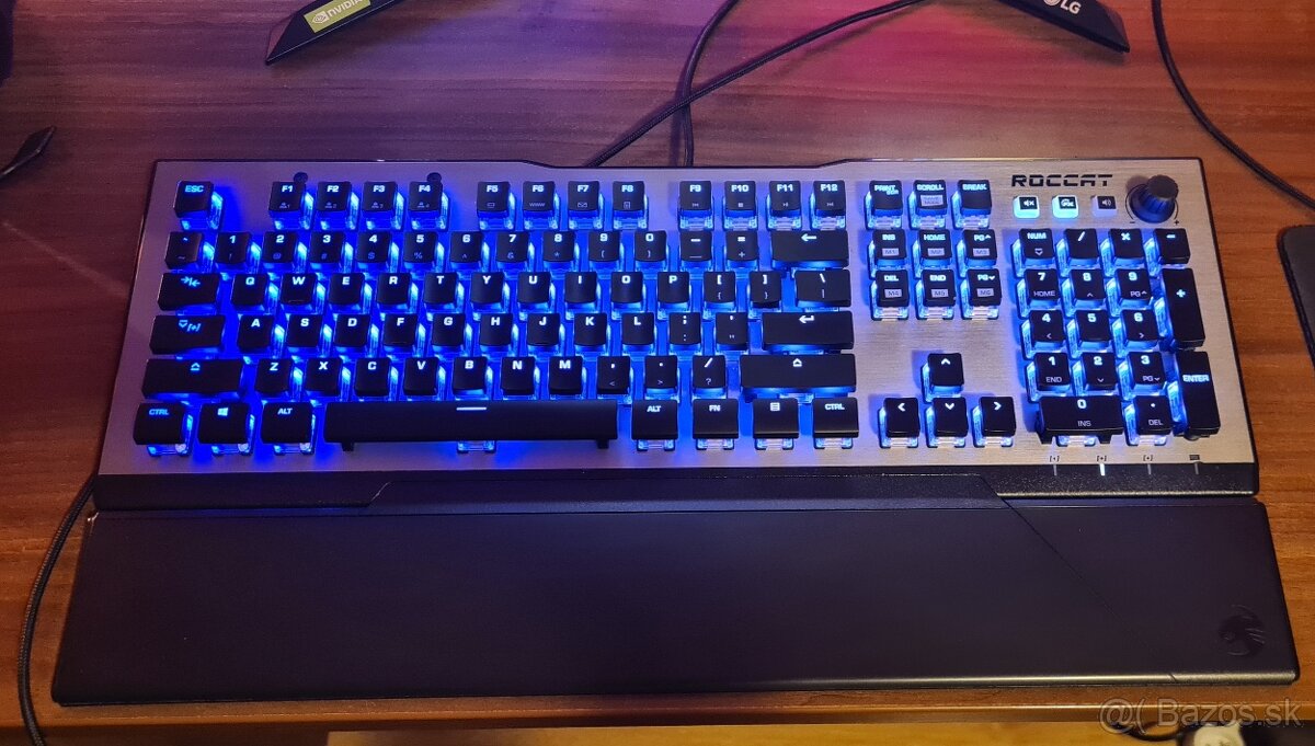 Roccat Vulcan 120 AIMO