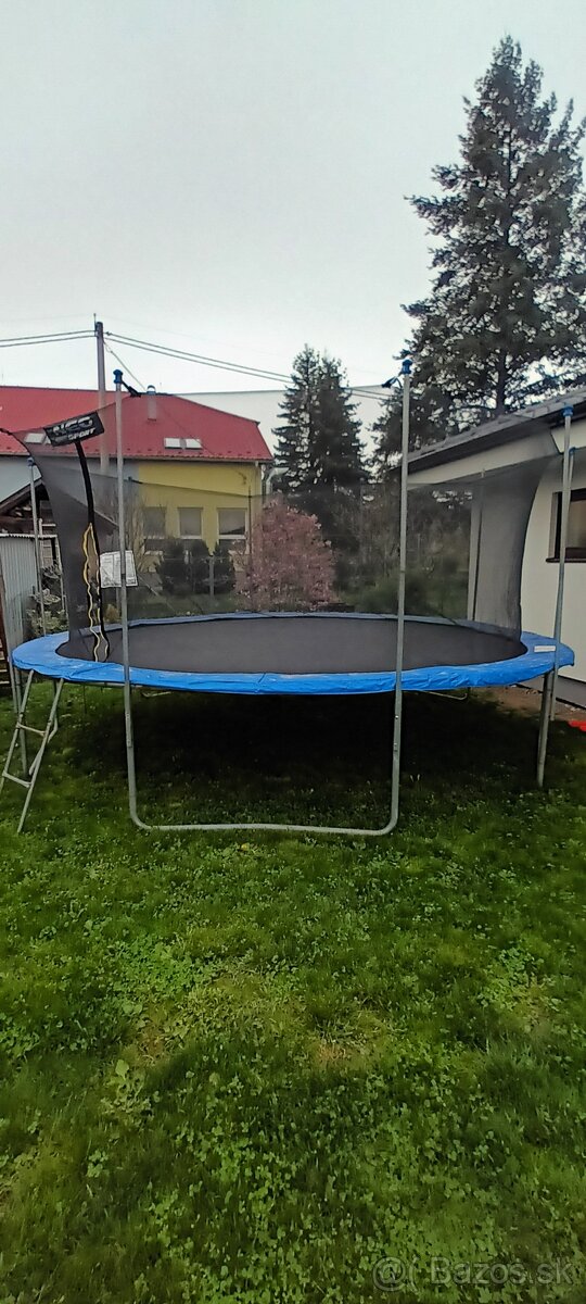 Trampolina