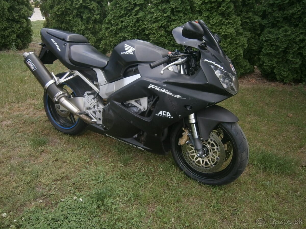 Honda CBR 929R rv02