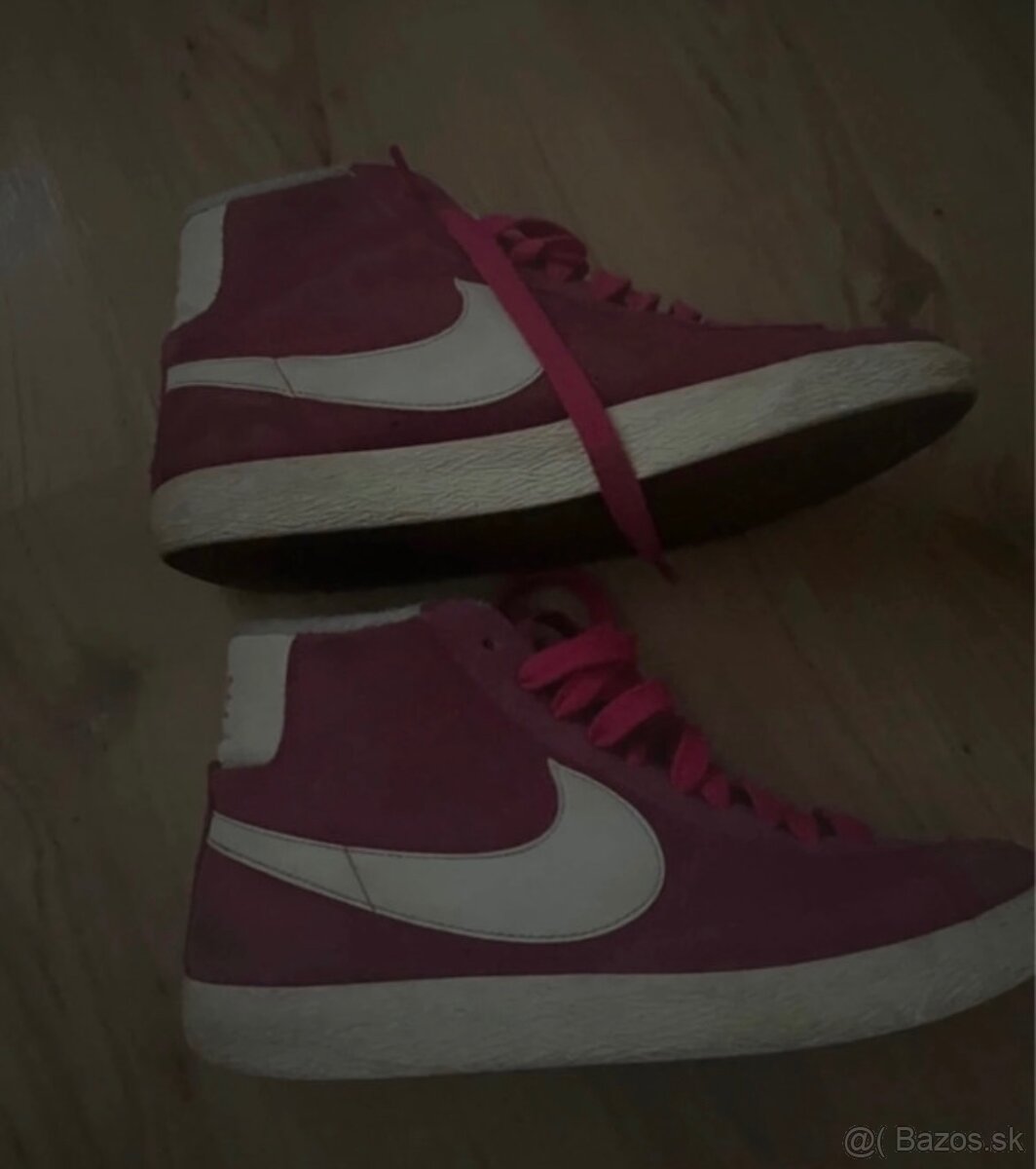 Blazer nike topánky rúžové