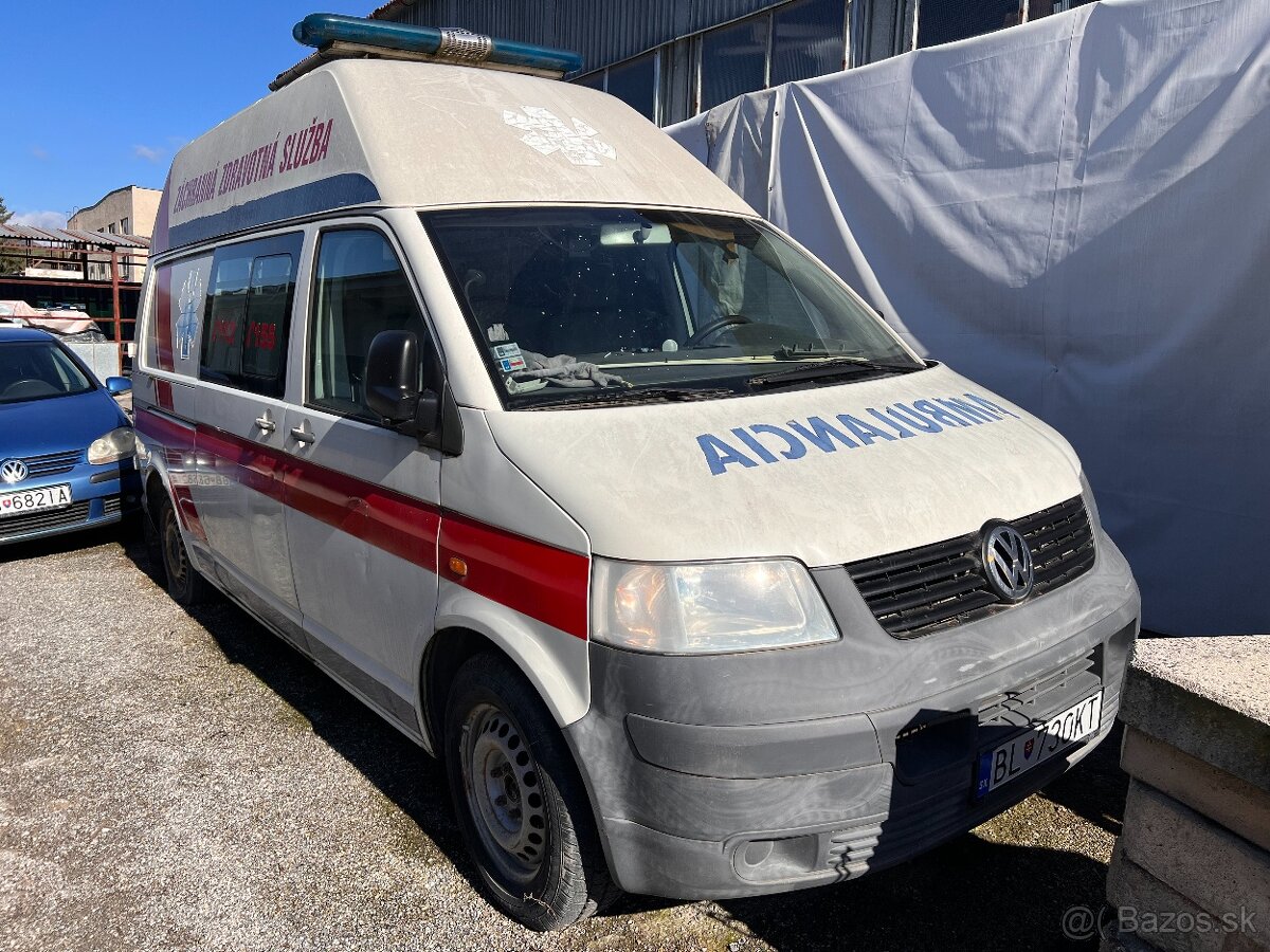 Volkswagen Transporter T5 2.5TDI 4x4 sanitné vozidlo