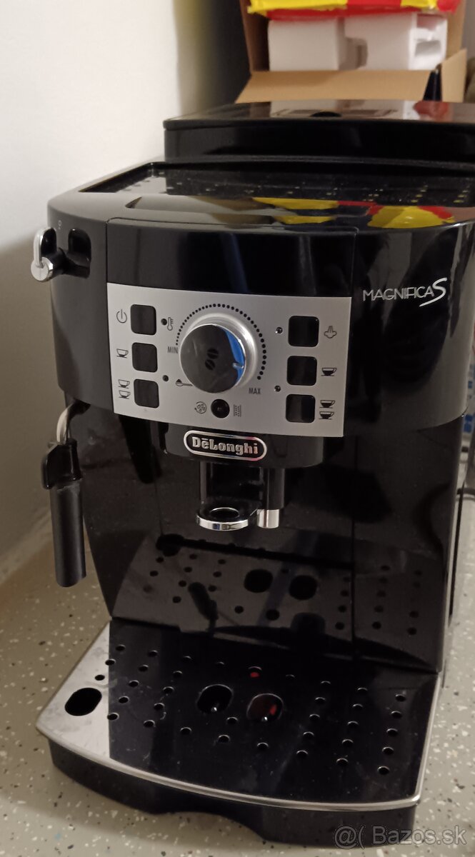 Delonghi magnifica S