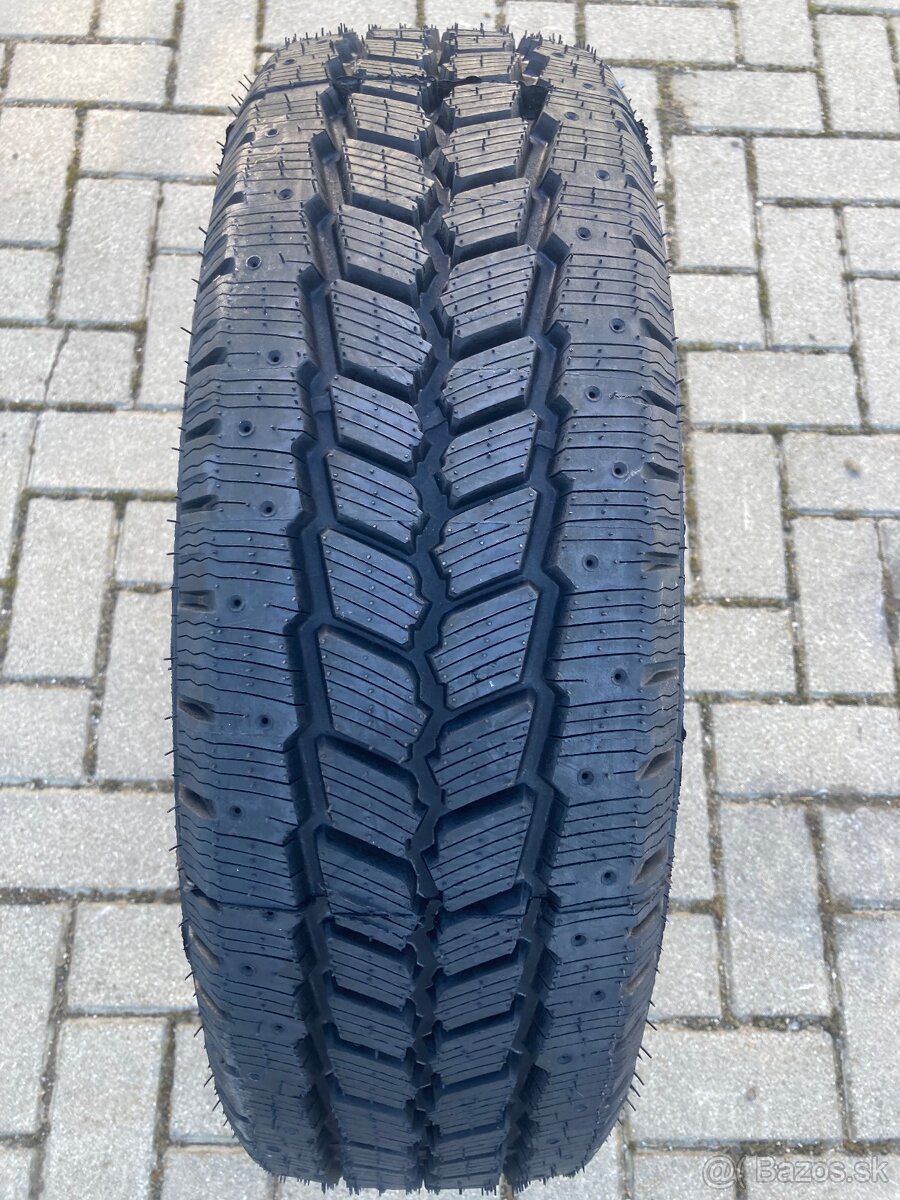 Predám štyri nové zimné gumy 205/65 R16C protektor,2r zaruka