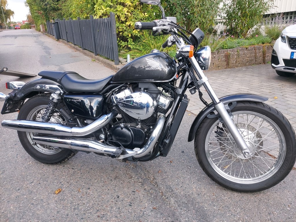 12000 km honda vt 750 S shadow intruuder dragstar