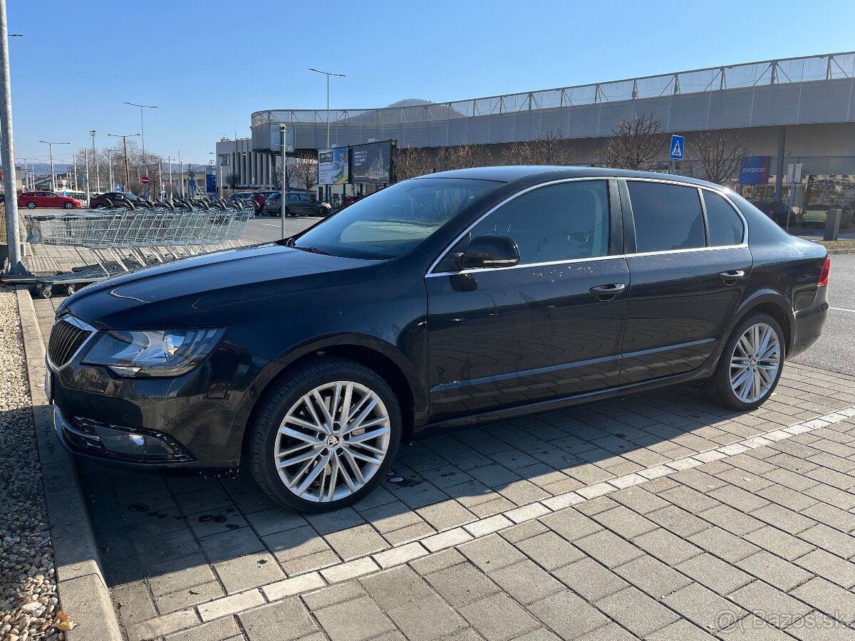 Škoda Superb 3.6 FSI facelift 4x4 191kw VR6 DSG ALCANTARA