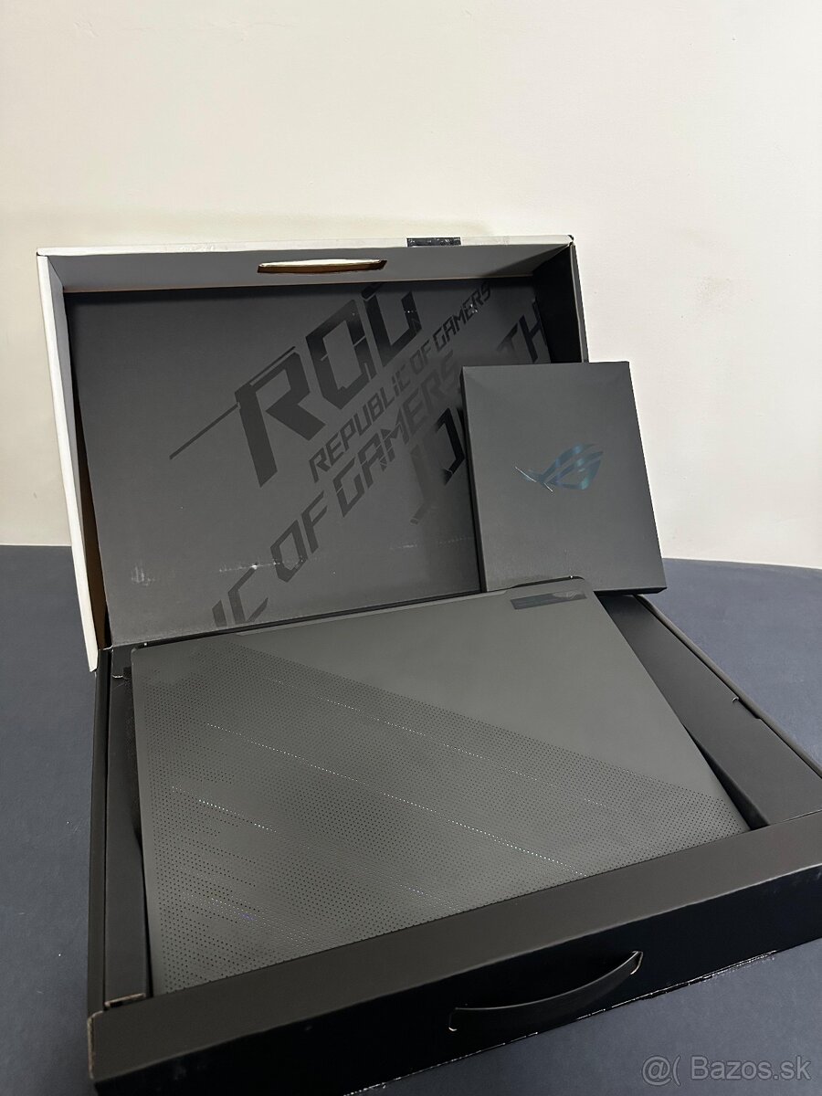 ASUS ROG Zephyrus G16 Eclipse Gray kovový - ZÁRUKA