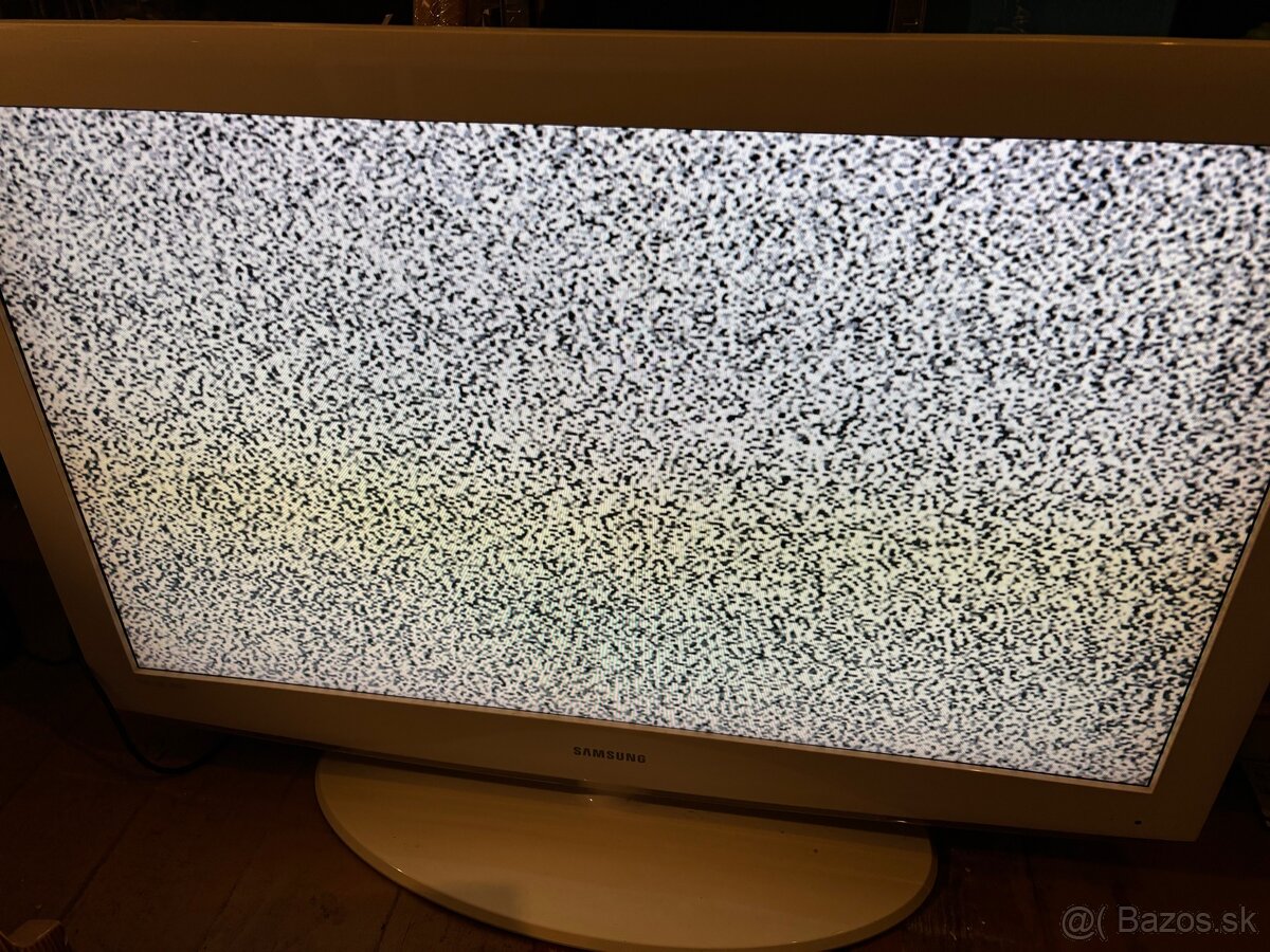 REZERVOVANÉ TV samsung 102cm