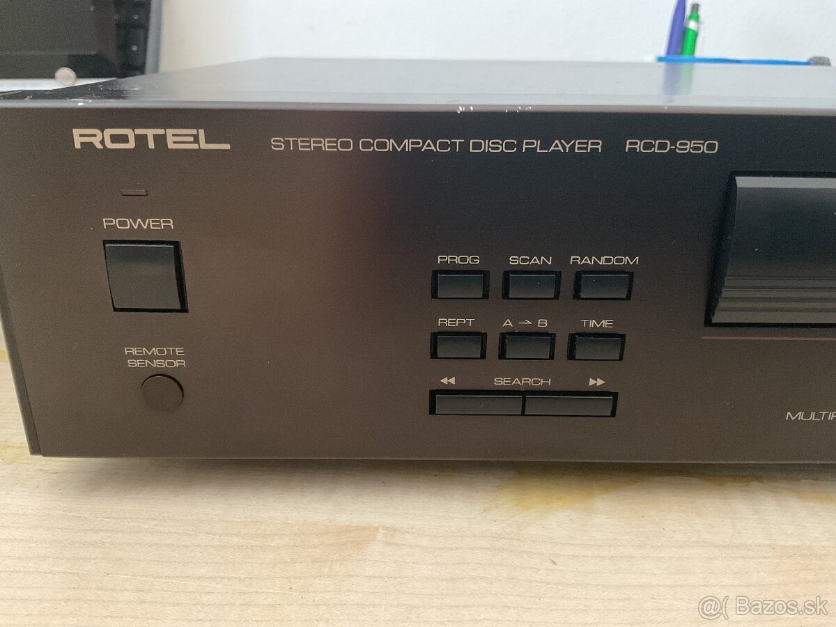 predam CD player Rotel