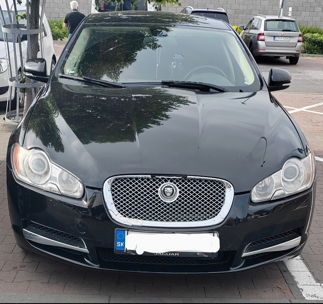 Jaguar xf