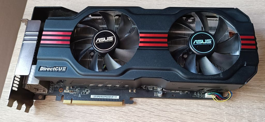 Predám ASUS GeForce GTX 680