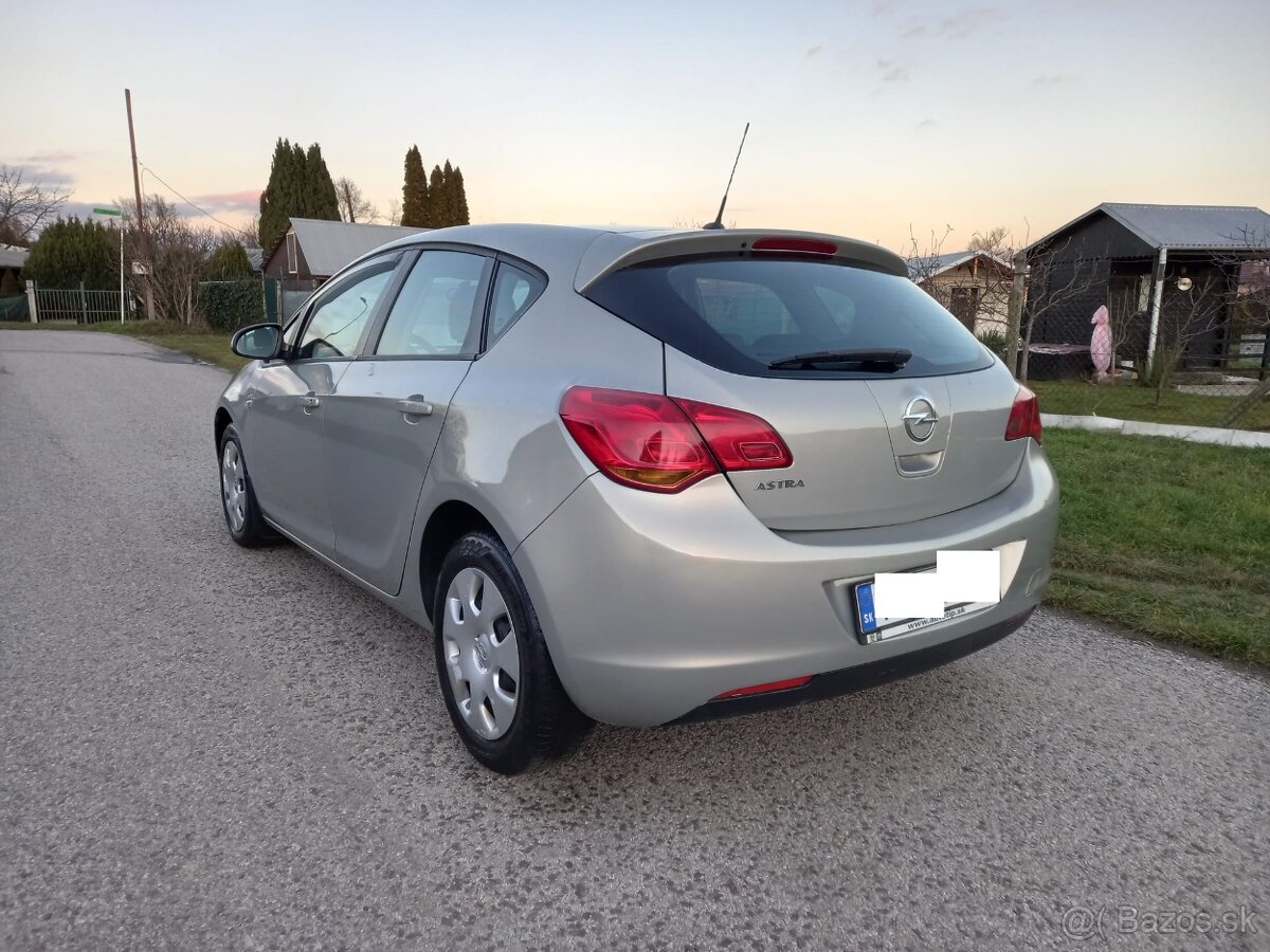 Opel Astra J 1.4 16v 74-Kw (101Ps) Comfort-line