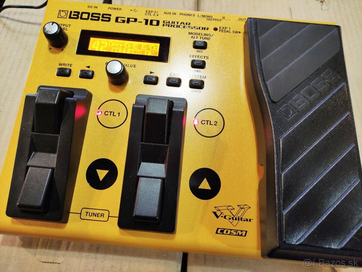 Boss GP-10 gitarový multiefekt/modeler/syntetizátor