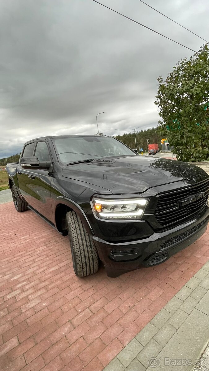 DODGE RAM 1500 5,7 HEMI    LARAMIE      2021