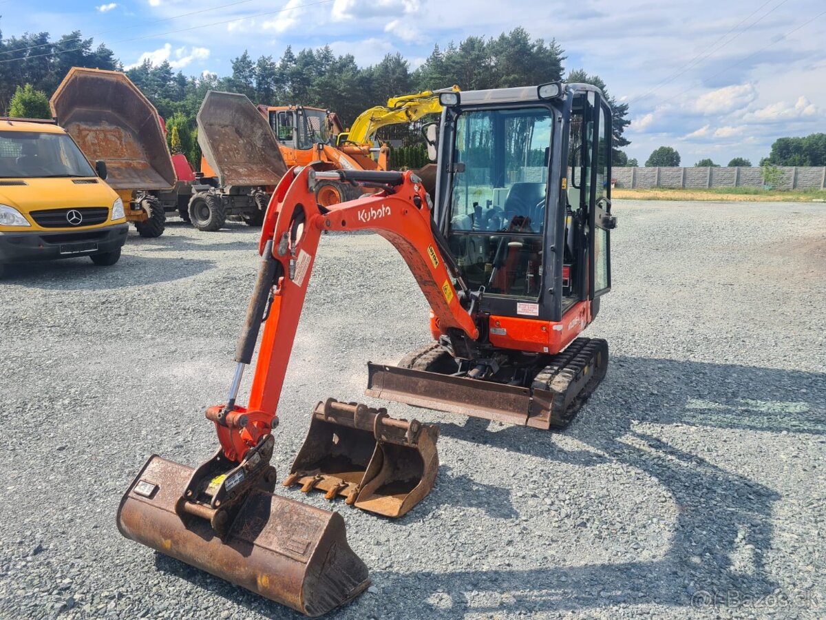 Minibagr Kubota KX016-4