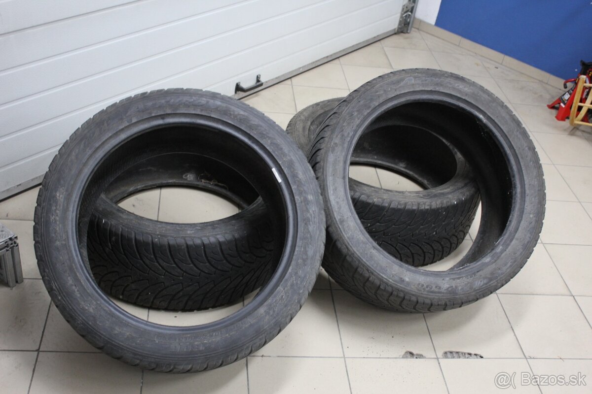 gumy 305/40 R22 115V XL