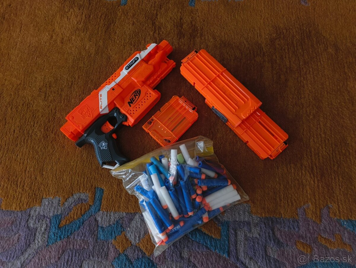 Nerf Stryfe + zasobniky + sipky