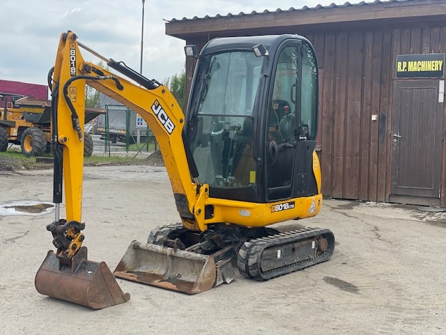 Pásový bagr JCB 8018