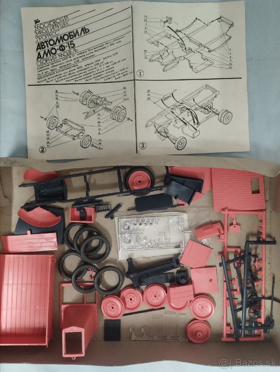 Plastikový model nákladného auta 1/24