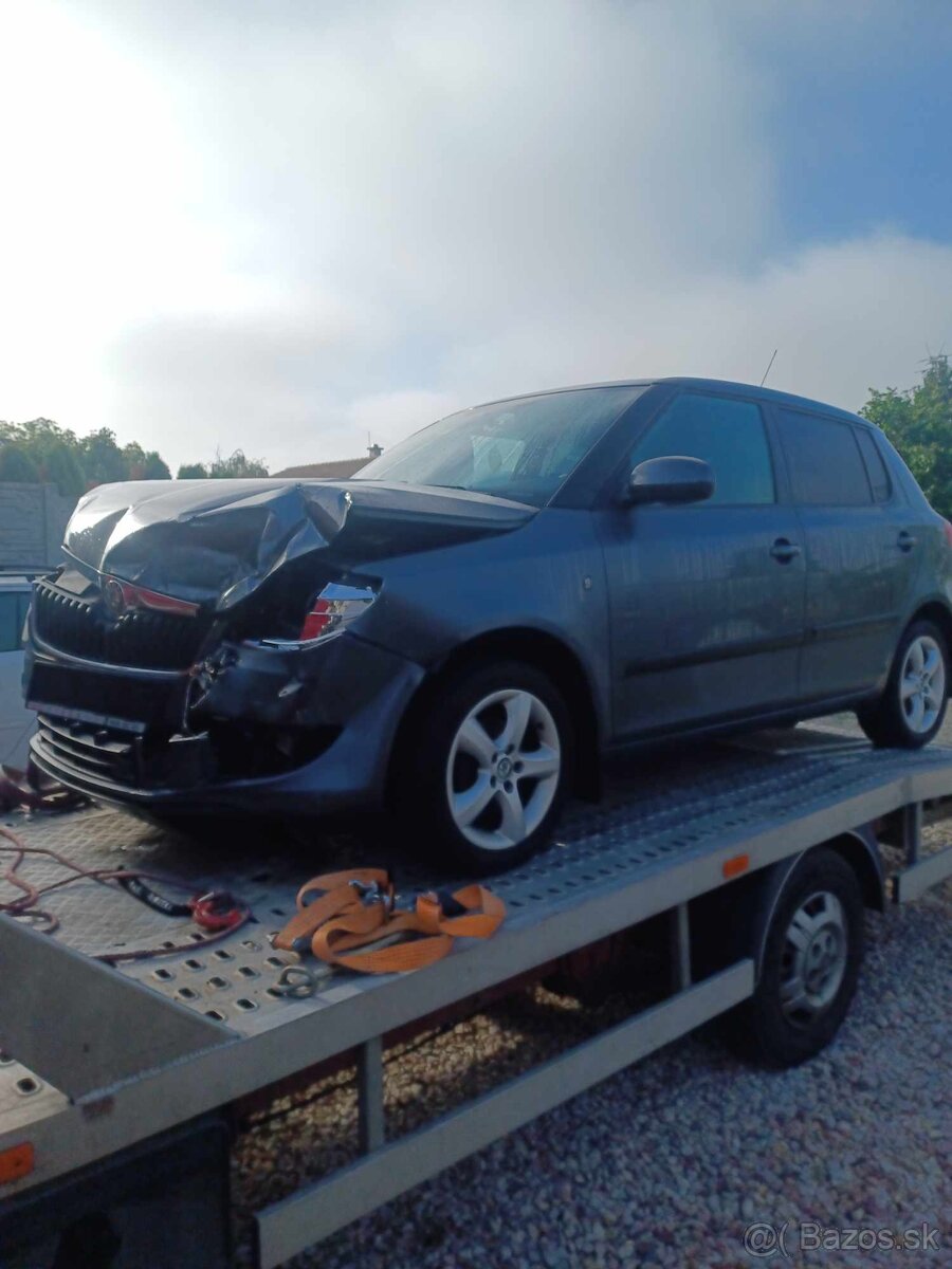 Rozpredam škoda Fabia II 1.2TSI 63kw CBZA 2010