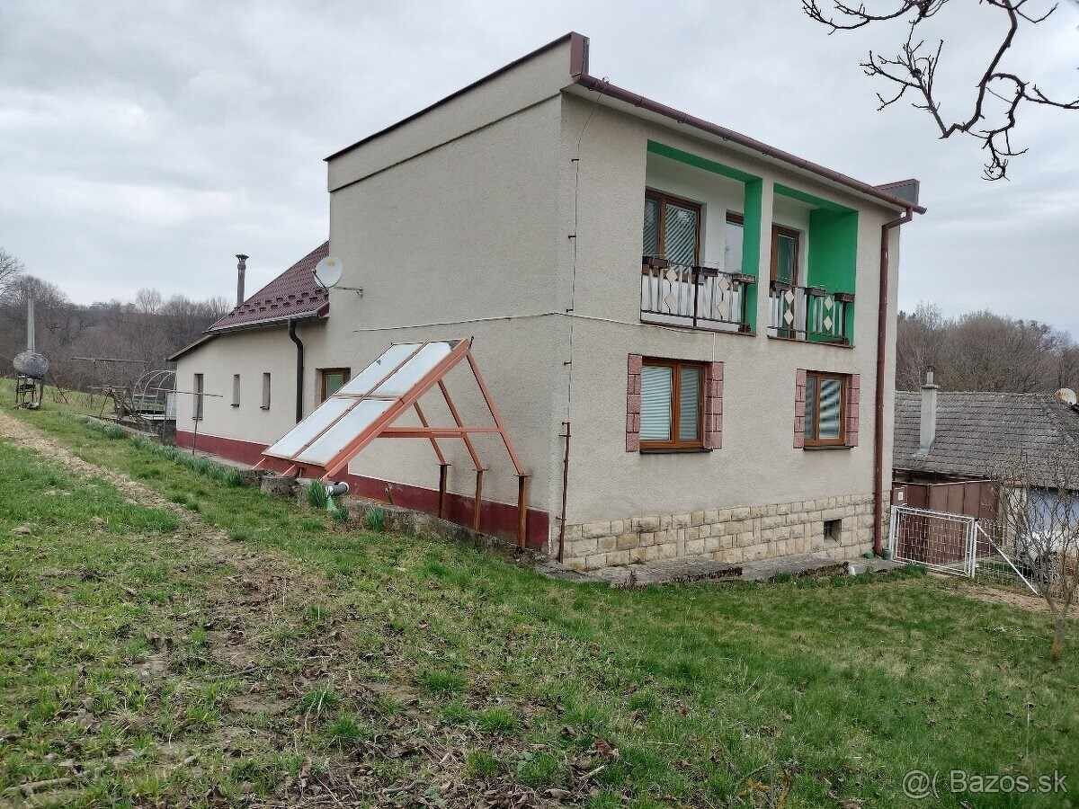 RODINNÝ DOM, STODOLA a POZEMOK 4822m2 KOSTOLNÉ -MYJAVA VOĽNÝ