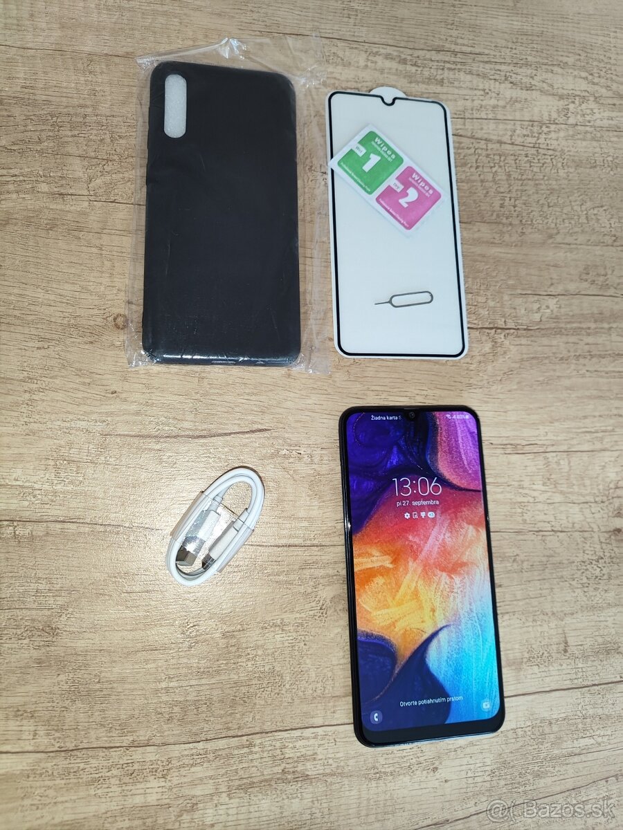 Samsung Galaxy A50 - super stav s príslušenstvom