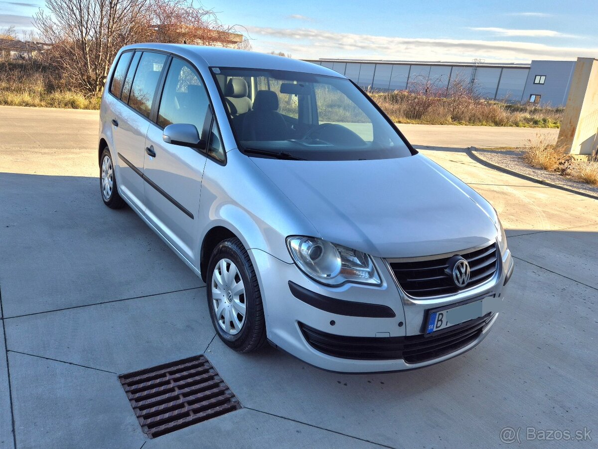 Predám Volkswagen Touran Faclieft 1.9 TDI 77kw M6 r.v.2009