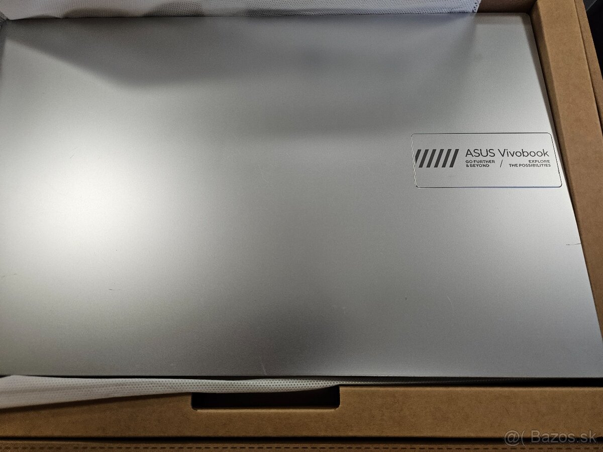 Asus VivoBook E1504GA