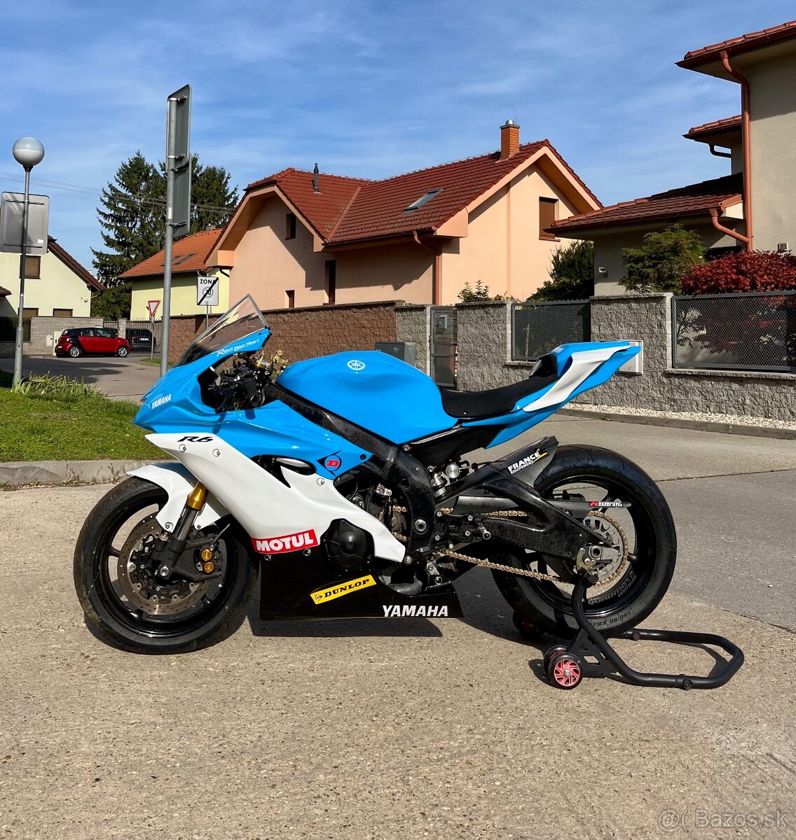 YAMAHA R6