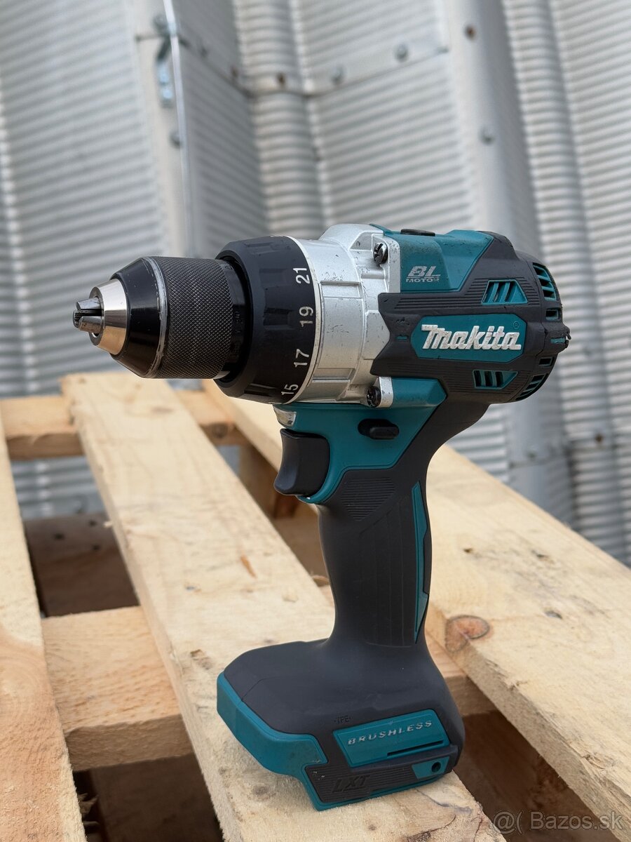 Makita DGA513