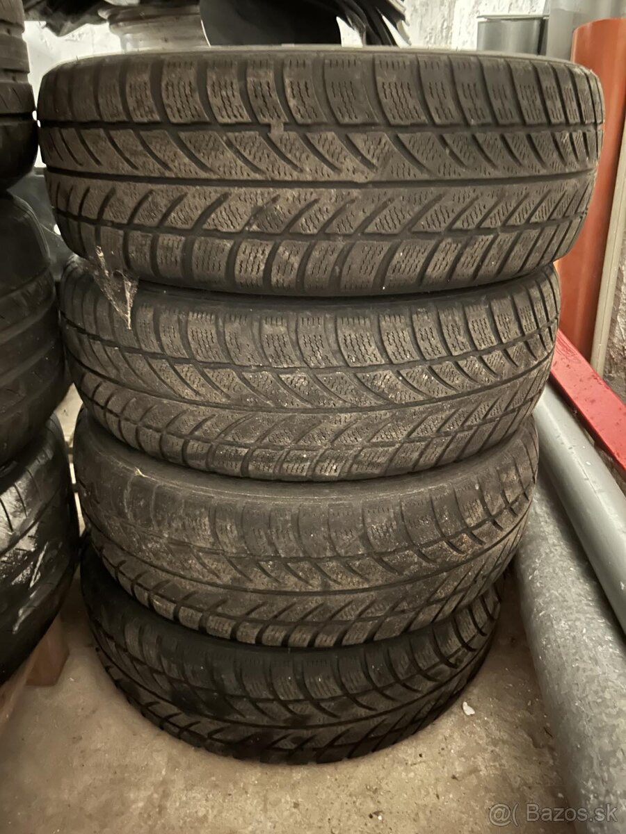 4ks zimné 215/65 R16