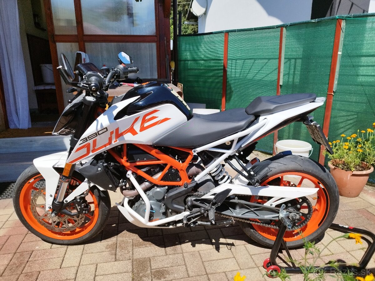 KTM DUKE 390