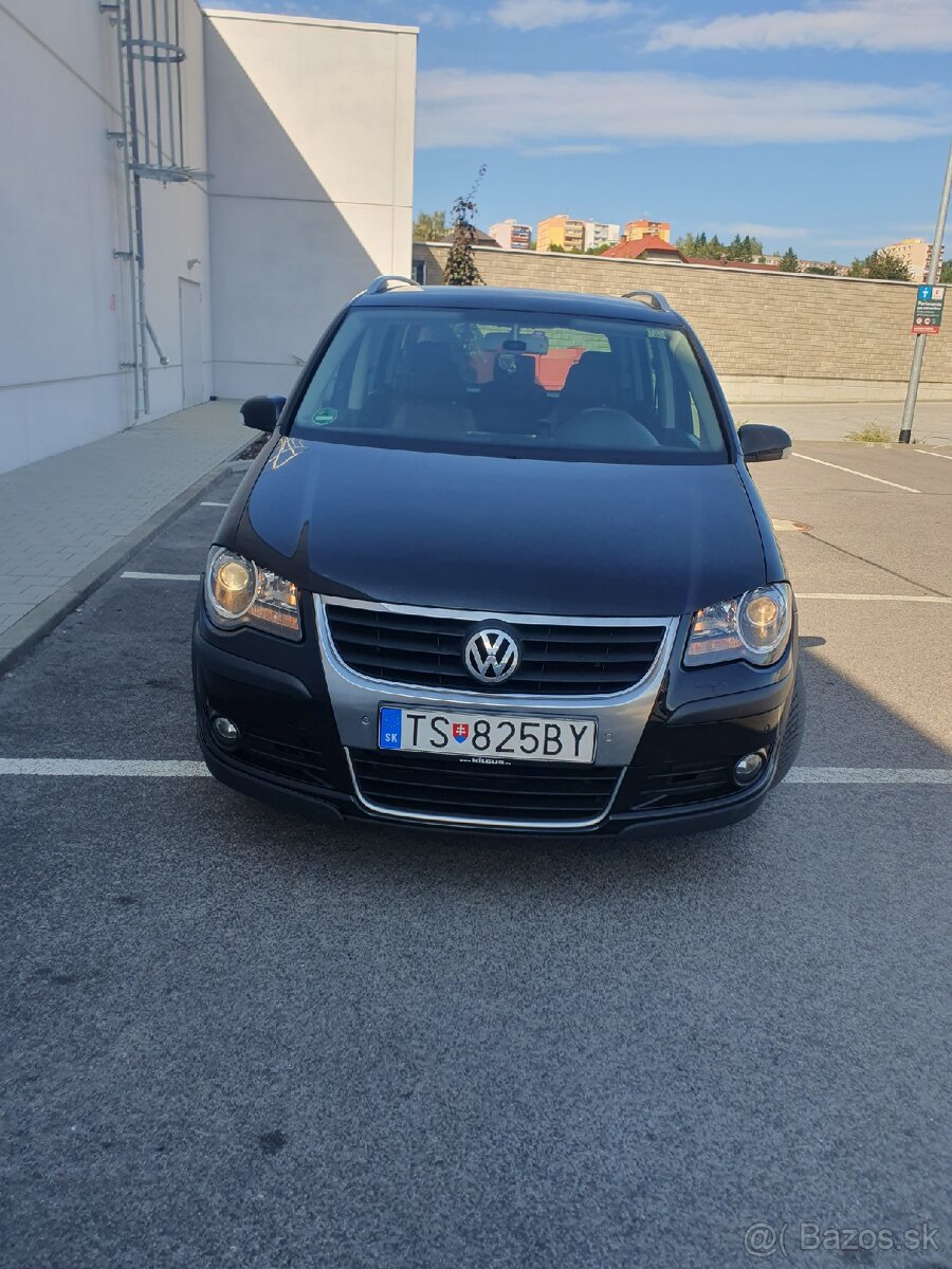 Volkswagen Touran 2,0 TDI ,cross, DSG, WEBASTO ( VW 2.0 TDI)