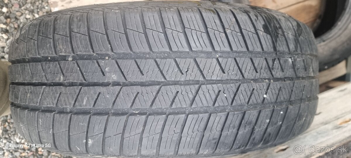 Predam zimné pneumatiky 225/60 R17