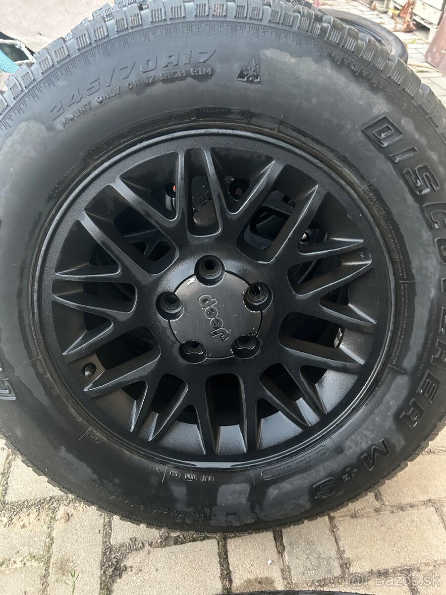 Zimné na Jeep Grand Cherokee 17”