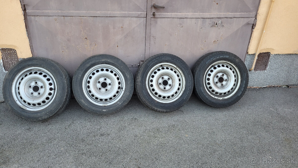 VW Transporter T5- T6.  5x120 R16