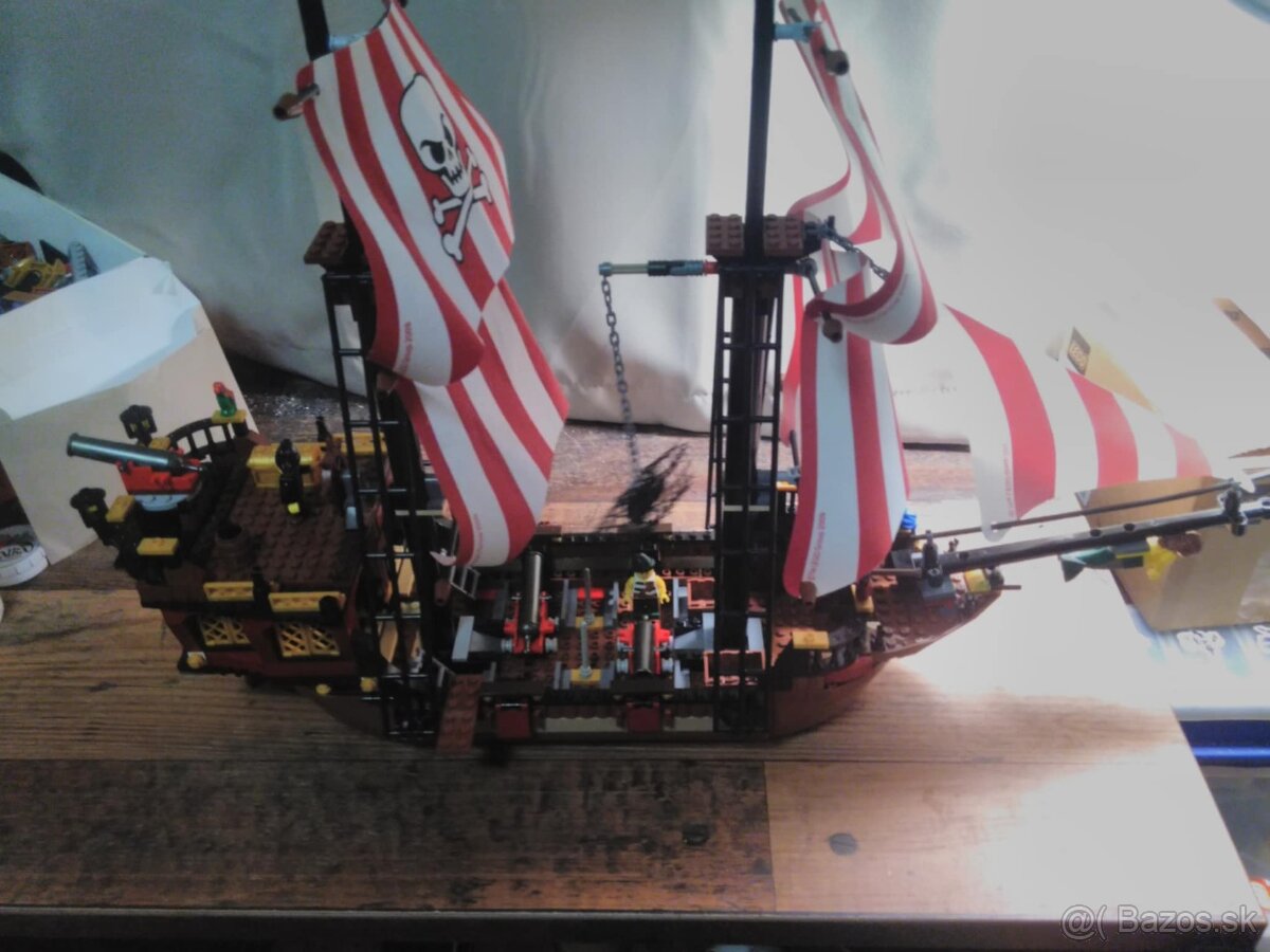 predam lego piratska lod