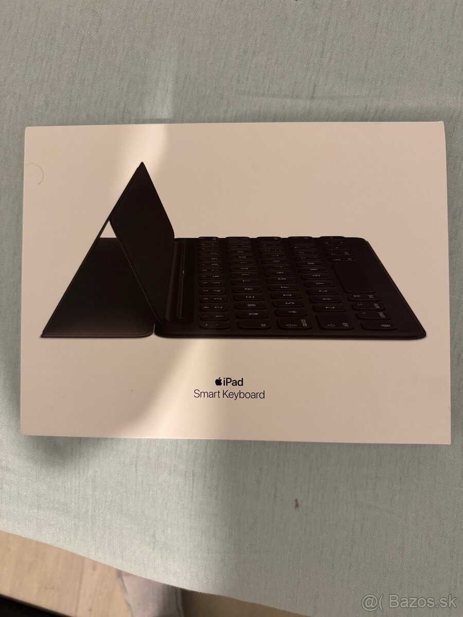 Apple Smart Keyboard v zaruke SK klavesnica