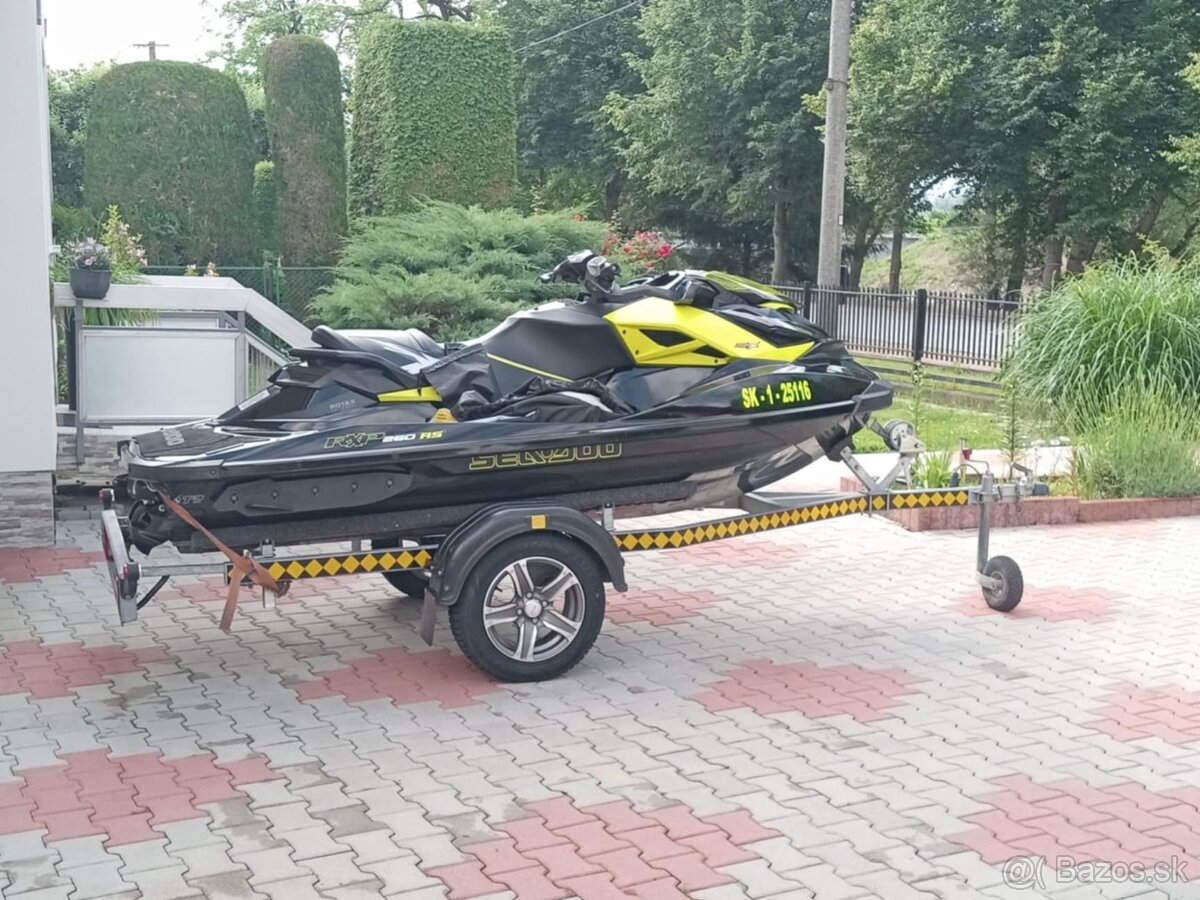 VODNÝ SKÚTER SEA DOO BRP RXP-X 260RS+ VOZIK