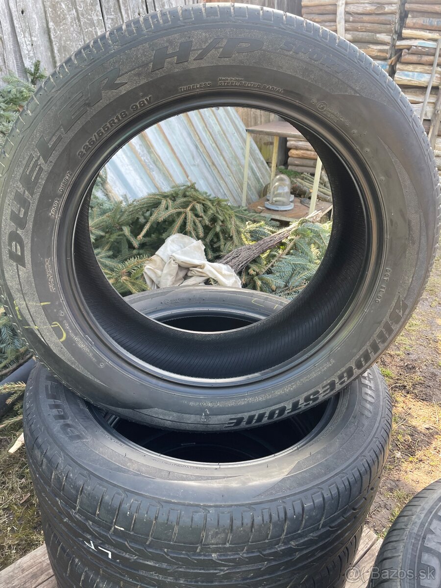 225/55 r18