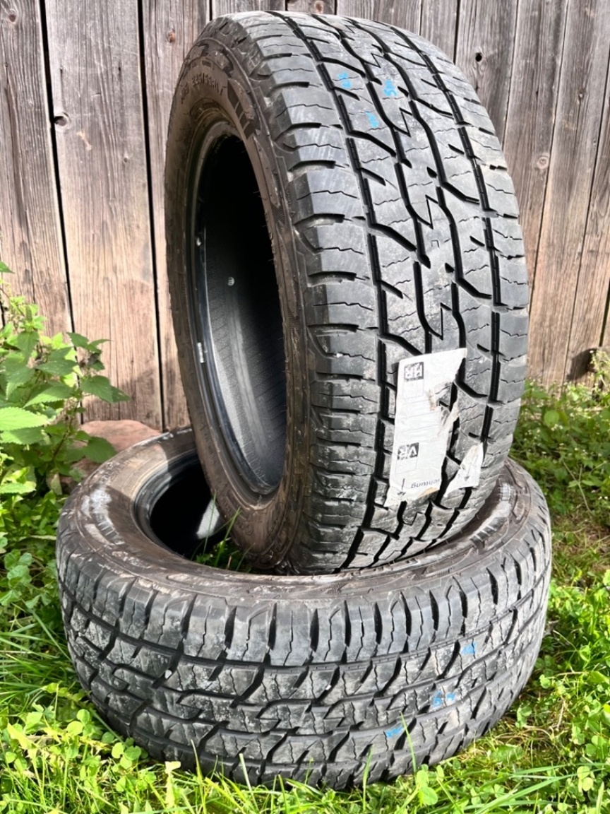 2ks. 225/55 R17 Cooper Discoveer ATT