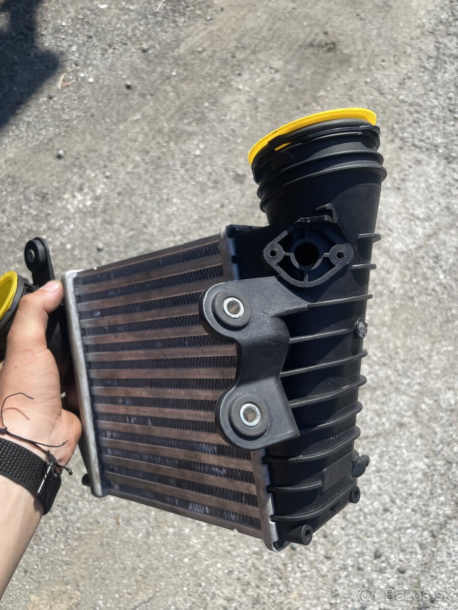 Novy intercooler 1.9tdi 1.8t