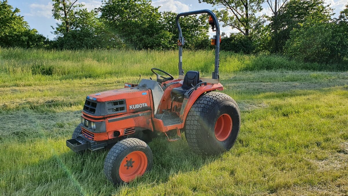 Kubota st-30