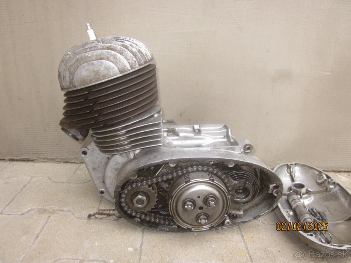 ČZ 175 typ 450 motor