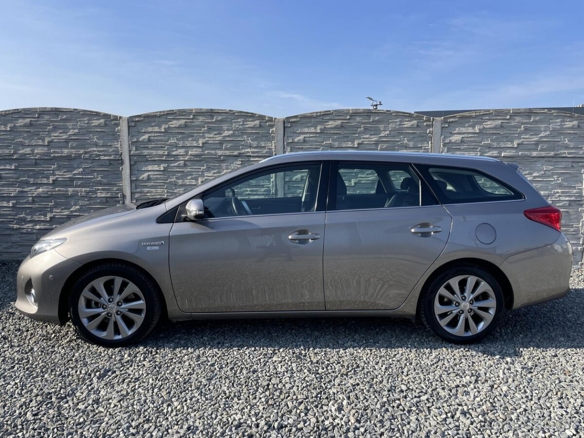 Toyota Auris 1.8i 16v HYBRID COMBI FULL 1A