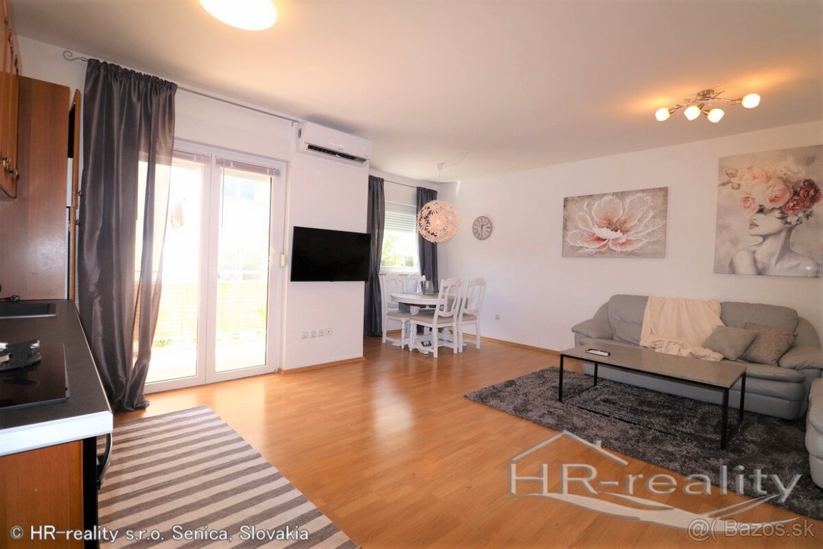 Srima(HR) – Zariadený 4 izbový apartmán s výmerou 70m2