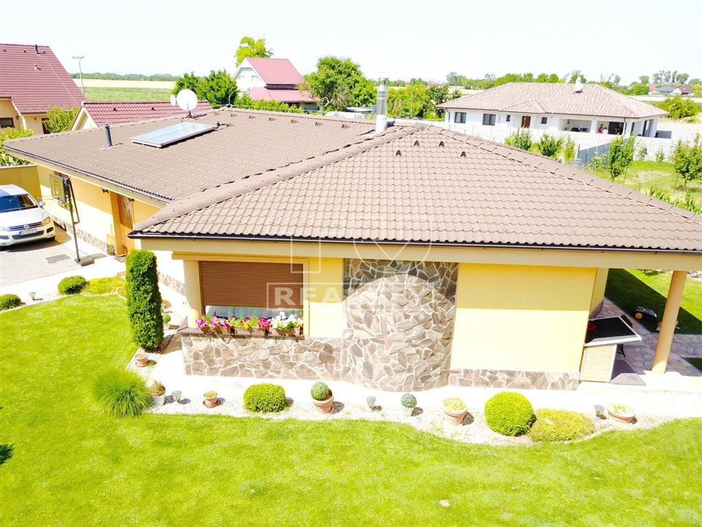 TUreality ponúka na predaj 4-izbový bungalov 217 m2na...