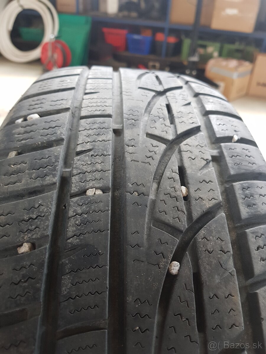 HANKOOK 225/60 r18 zimne.